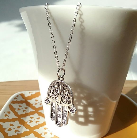 East Closet Jewelry - Filigree Silver Tone Hamsa Hand Pendant Necklace